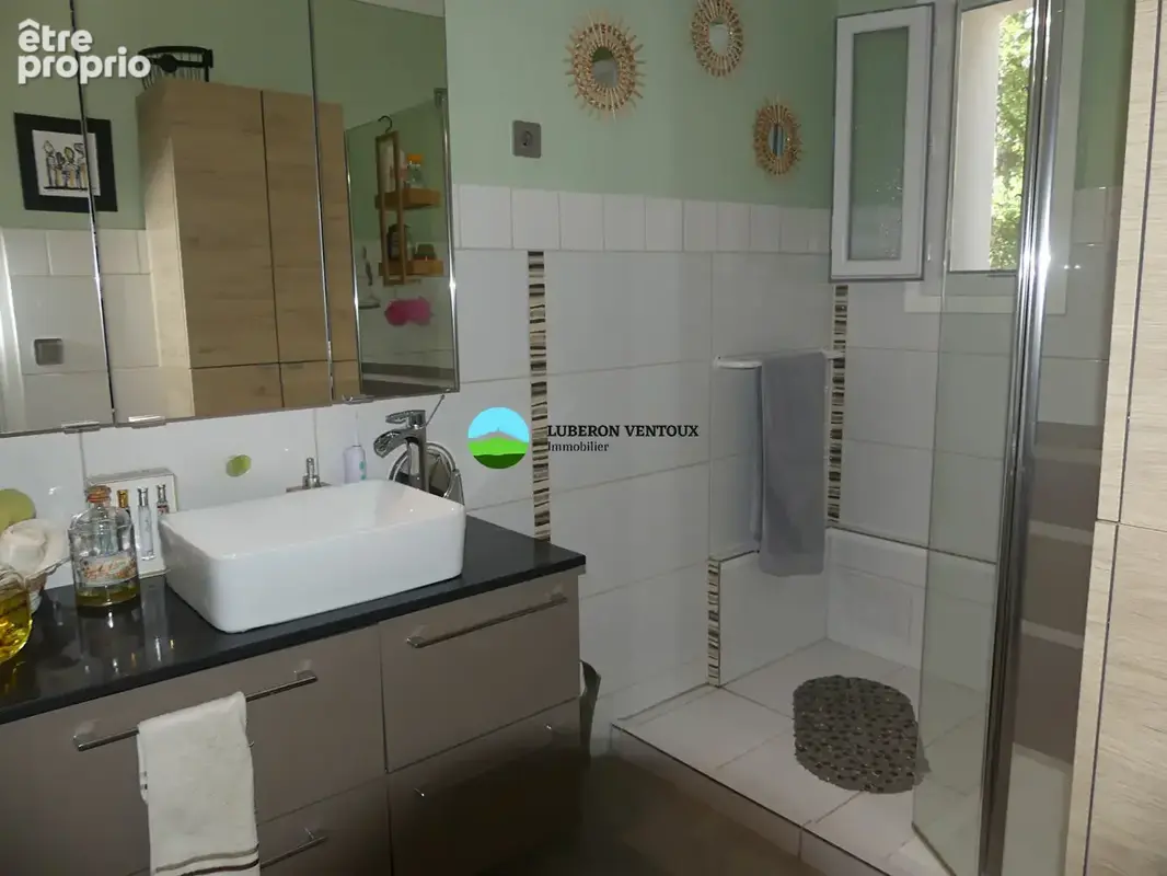 A  vendre villa Saint Didier 120 m² environ ,110m² de garage sur 1460 m² de terrain avec piscine - photo 15