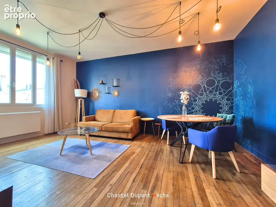 CHARTRES COEUR DE VILLE - Bel Appartement 2 pièces entièrement rénové avec gout et vendu meublé - photo 4