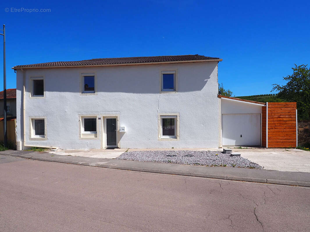 Maison à EVAUX-ET-MENIL