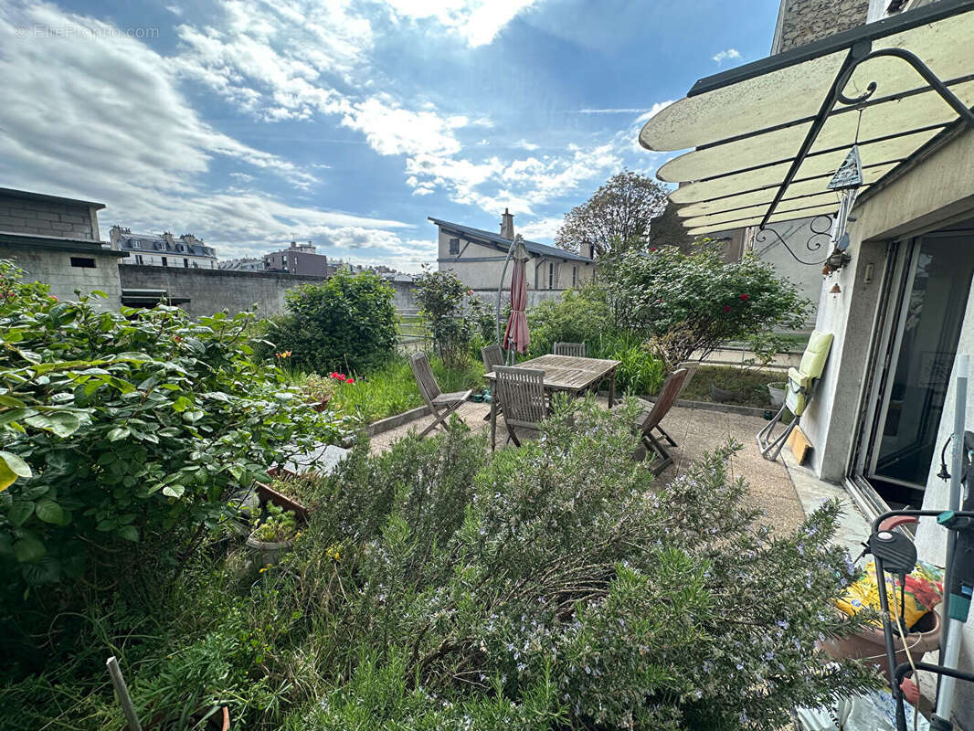 Appartement à PARIS-18E