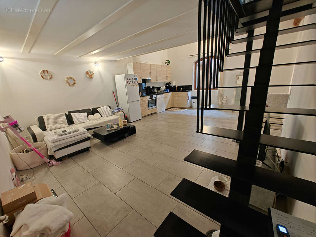 Appartement à SOLLIES-PONT