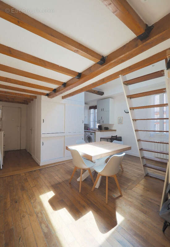 Appartement à PARIS-20E