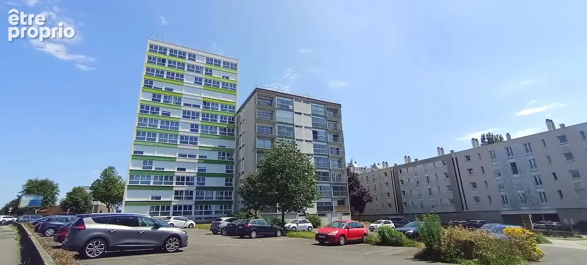 Investissement locatif : appartement t1 a vendre brest facultes isen - dernier etage - photo 1