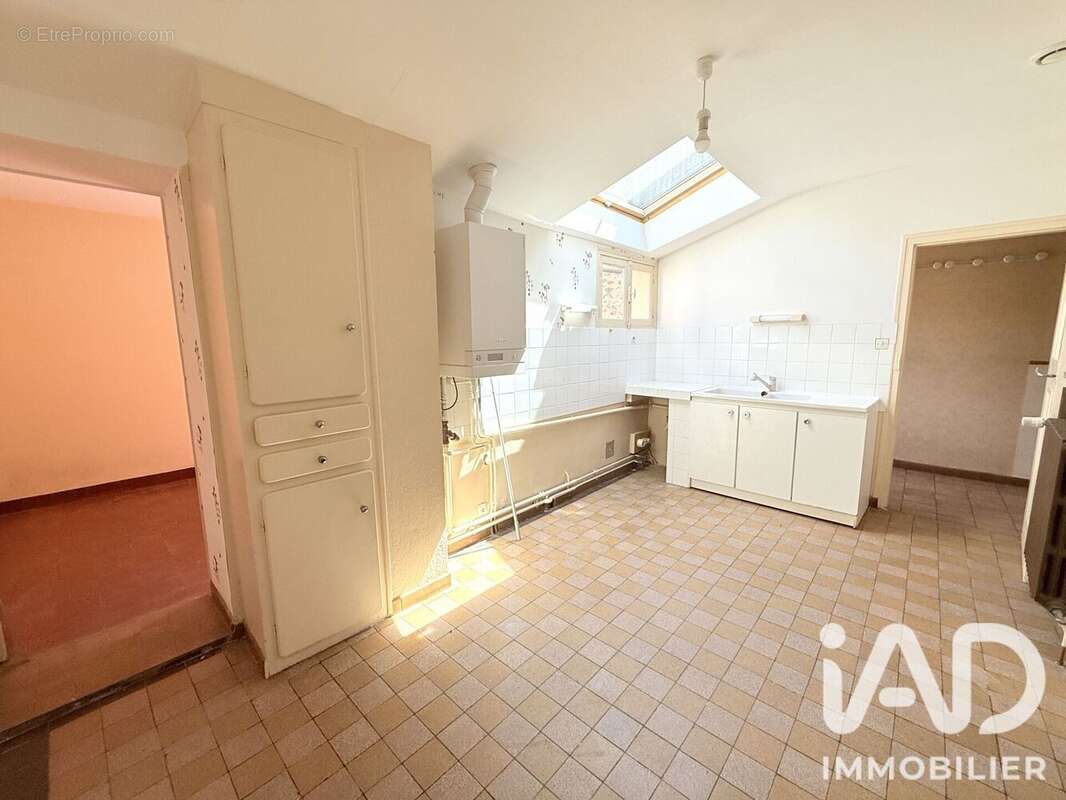 Photo 3