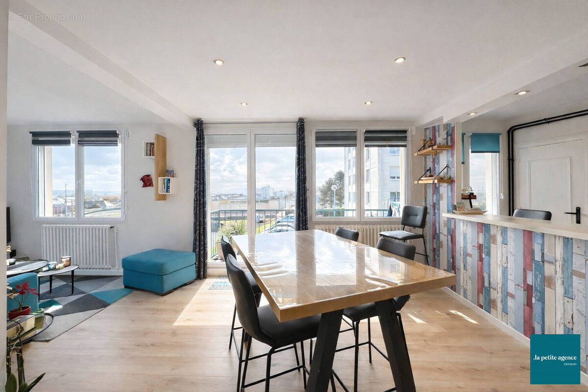 Appartement à EQUEURDREVILLE-HAINNEVILLE