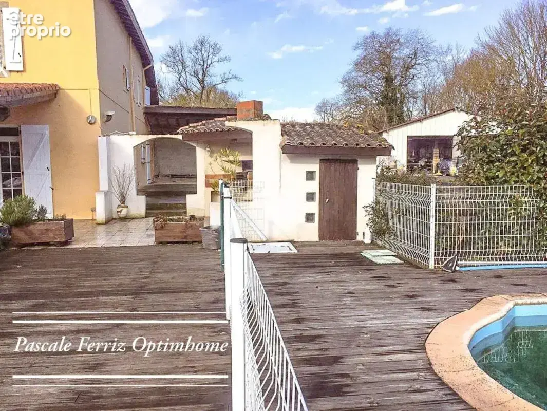 FRANCON - MAISON T8 - 5 chambres - 247 m² sur terrain 5893m² avec Piscine et Jacuzzi - photo 24