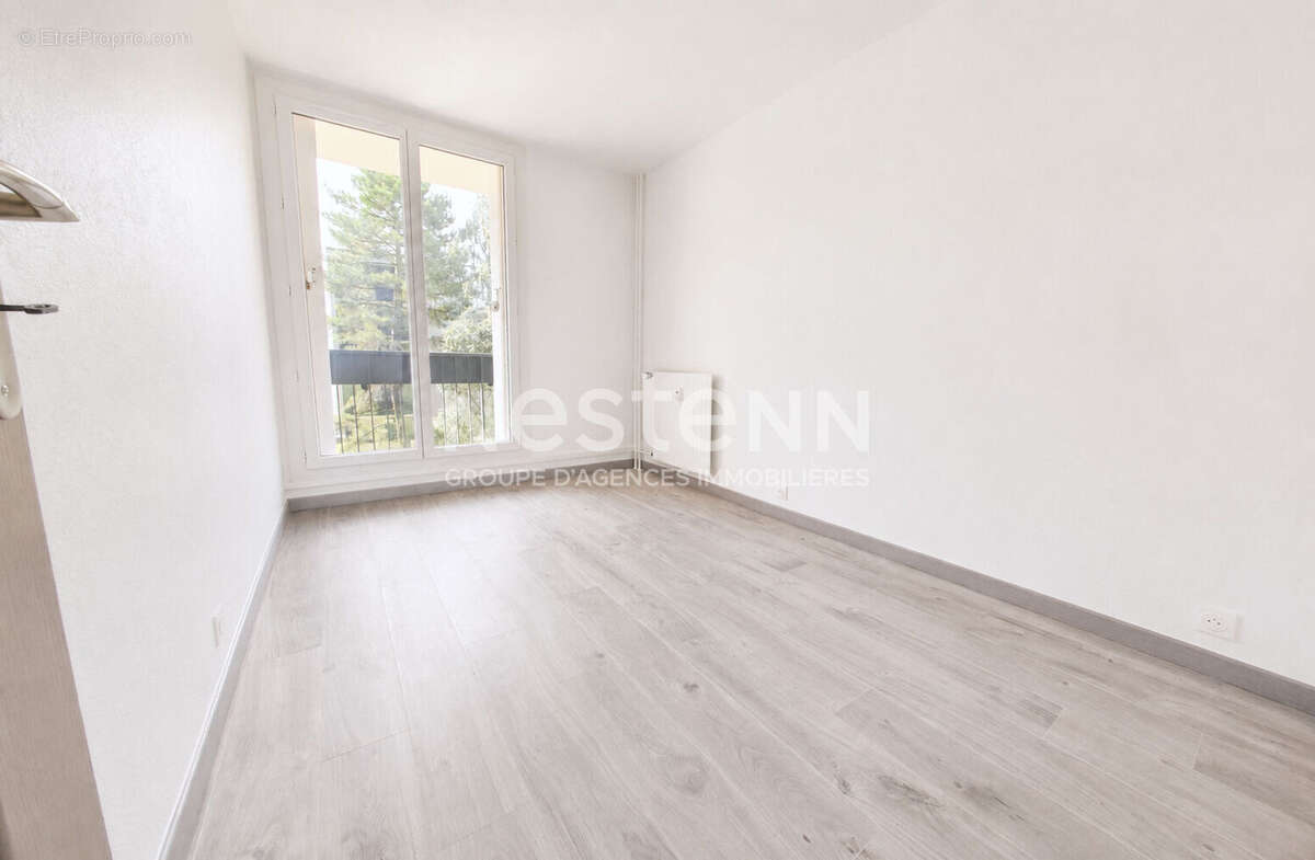 Appartement 4 pièces avec 3 chambres, 2 balcons, parking et ascenseur - photo 7