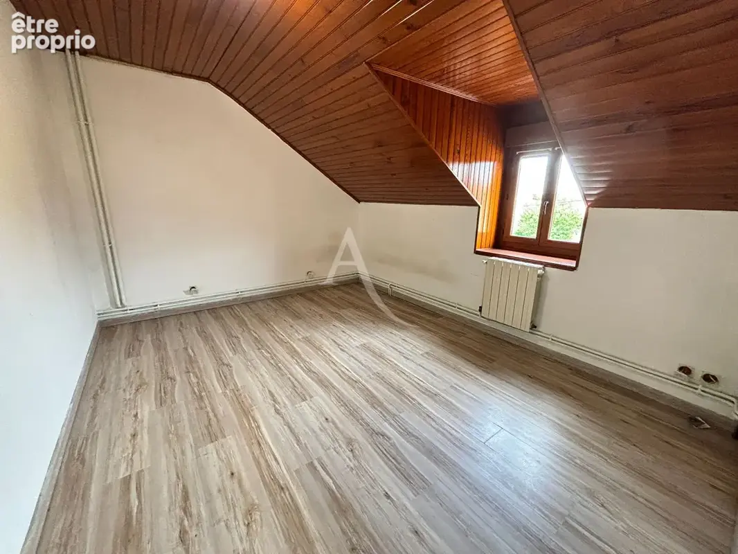 En vente Fourchambault maison ancienne  de plain pied, 5 chambres terrain - photo 6