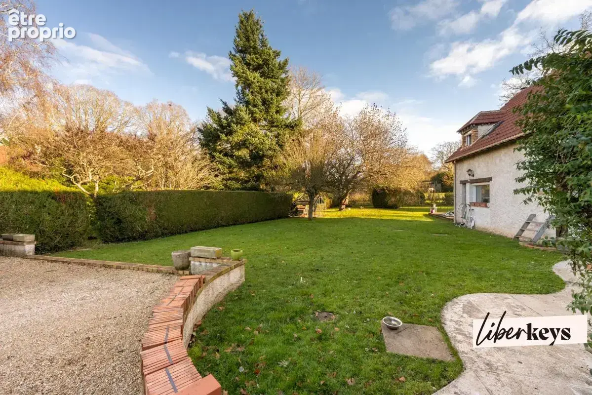 À 10 minutes de Houdan - Propriété familiale de 220 m2 - piscine et jardin arboré - 1883  m2 de Jardin - photo 10