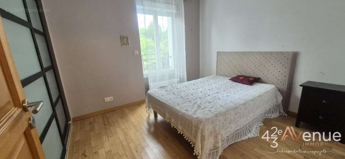 Appartement 122 m² à La Ricamarie  - photo 7