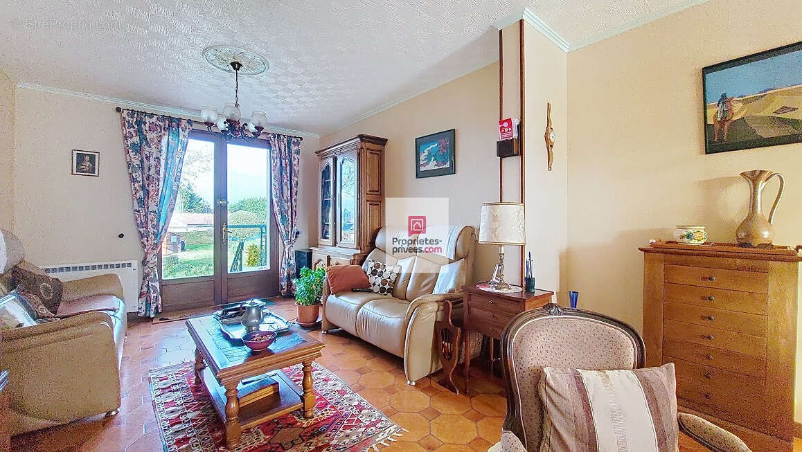 Maison à ROUFFIGNAC-SAINT-CERNIN-DE-REILHAC