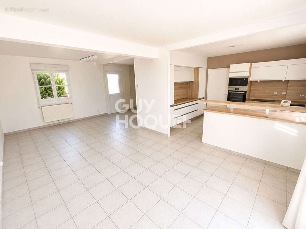Maison 109 m² à Laon  - photo 2