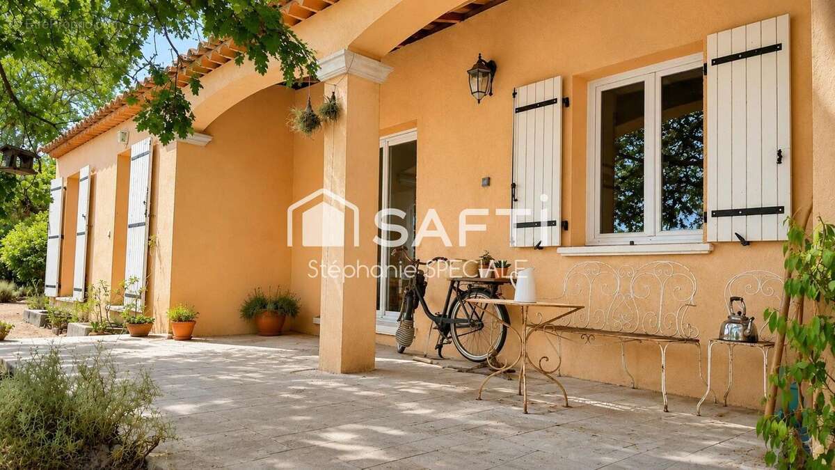 Maison 102 m² à Bagnols-En-Foret  - photo 2
