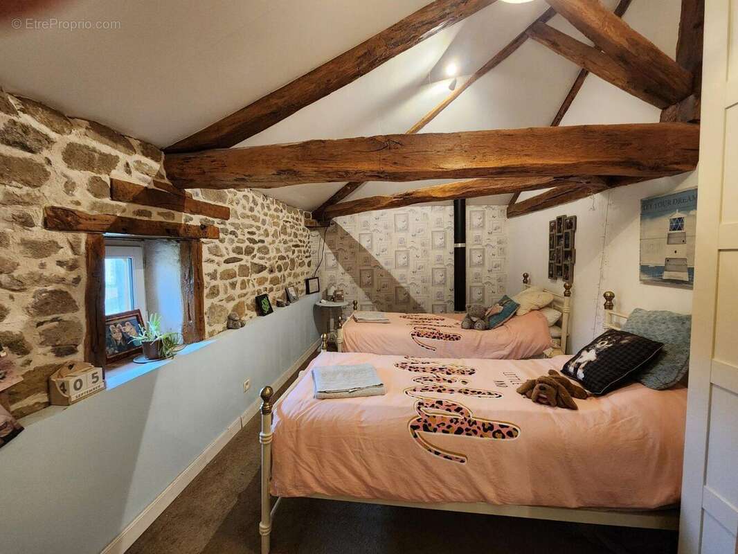 Maison à BUSSIERE-POITEVINE