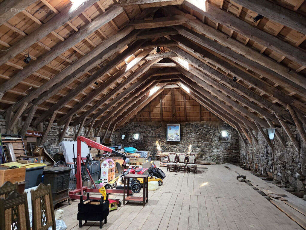 Belle ferme en pierre indépendante proche du Béage - photo 4