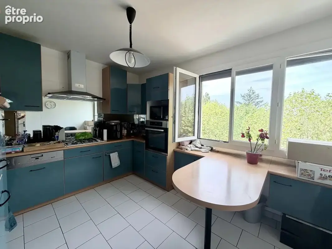 GUILHERAND-GRANGES - T4 de 78m² avec garage et cave. - photo 4