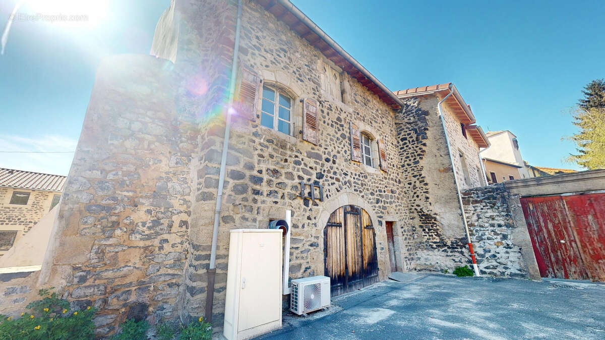 Appartement à LE MONASTIER-SUR-GAZEILLE