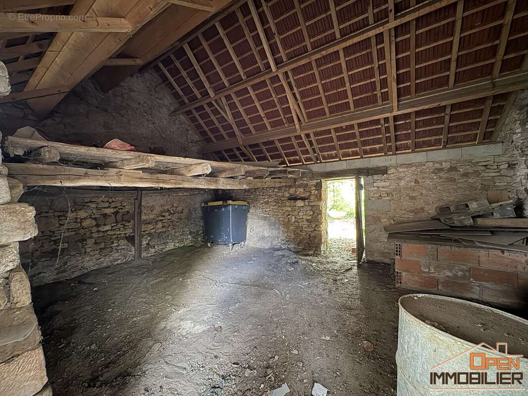 Appartement 230 m² à Saint-Julien-De-Lampon  - photo 12