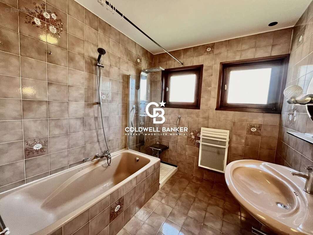 Appartement avec combles aménageables proche gare d'Annemasse - photo 8