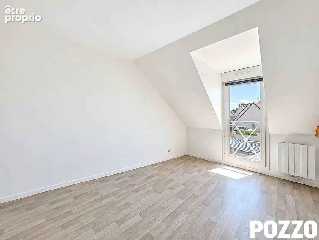 À VENDRE - Maison dans le bourg de Bréhal avec vie de plain-pied ! - photo 11