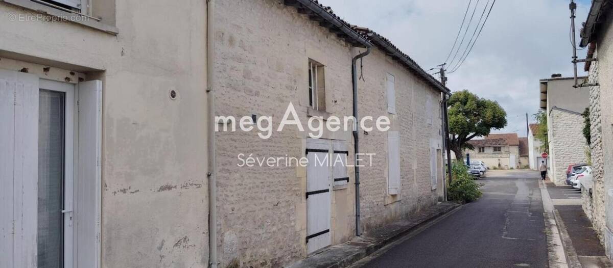 Maison à CHATEAUBERNARD