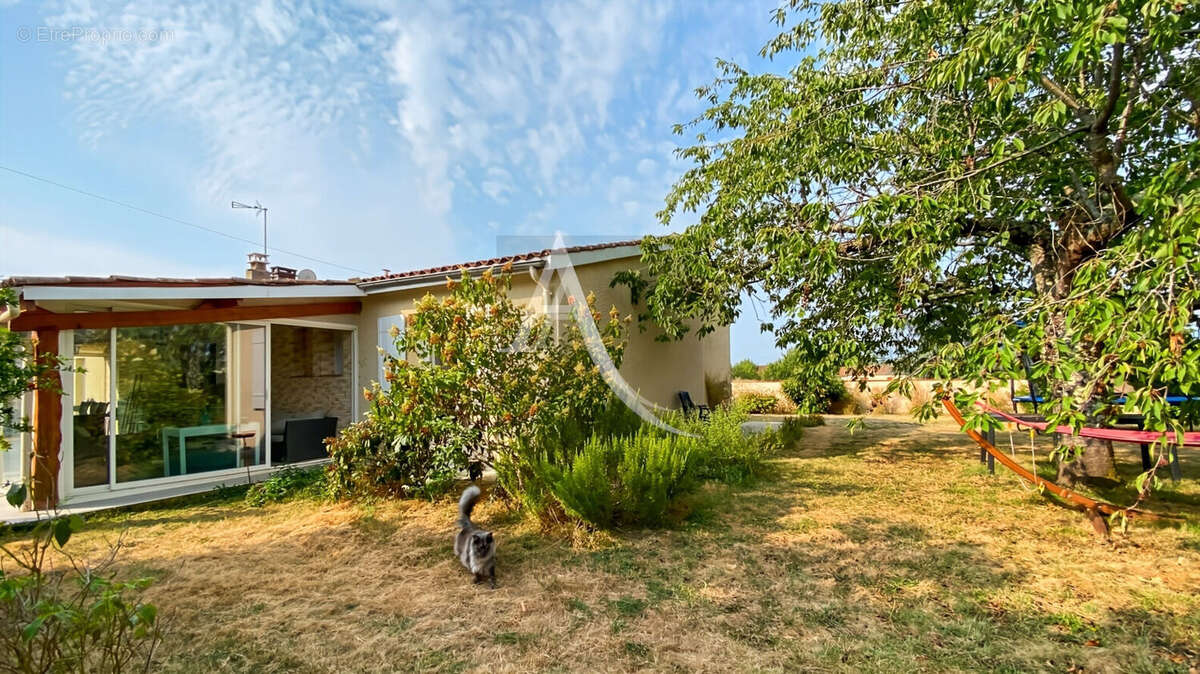 Maison de plain-pied avec piscine et son appartement indépendant - photo 2