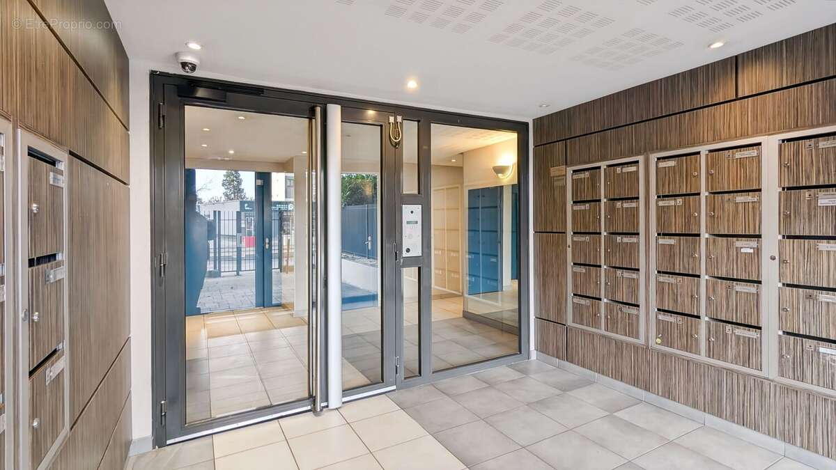 Appartement à PIERRE-BENITE