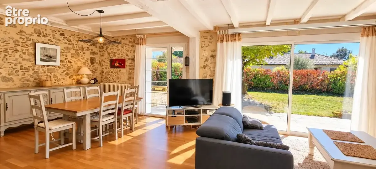 MAISON EN PIERRES XIX ème AVEC dépendance et piscine sur 2600 m² . - photo 6