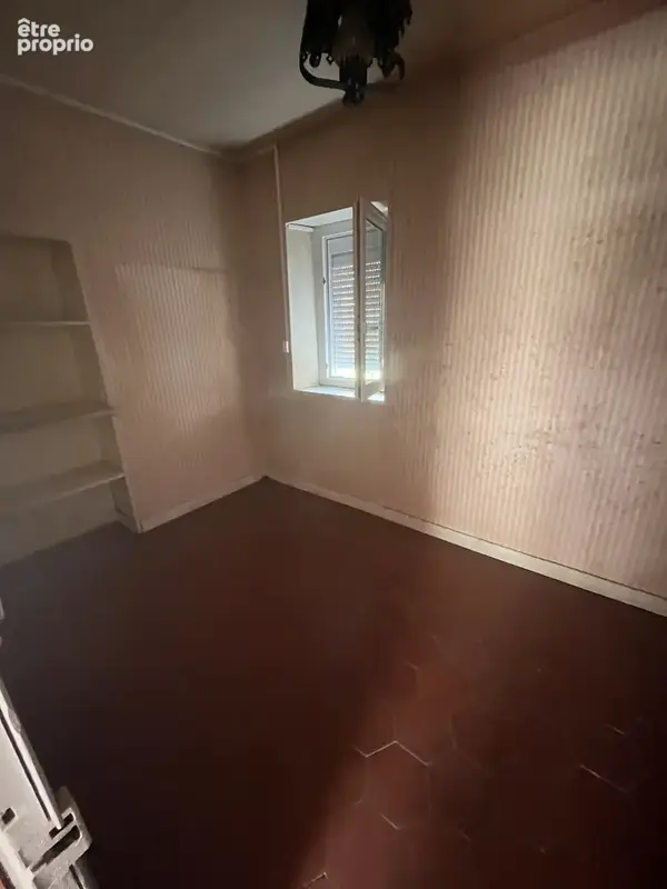 Le Breil-sur-Mérize   Maison de bourg à rénover avec garage - photo 6