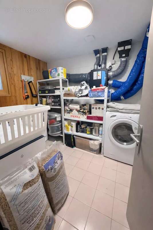 Appartement à NANCY-SUR-CLUSES