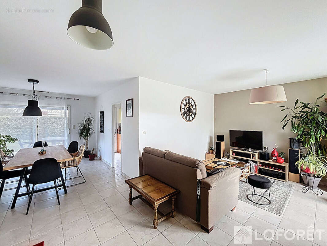 Maison à AMBARES-ET-LAGRAVE