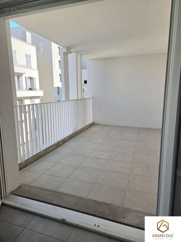 Appartement à MARSEILLE-2E