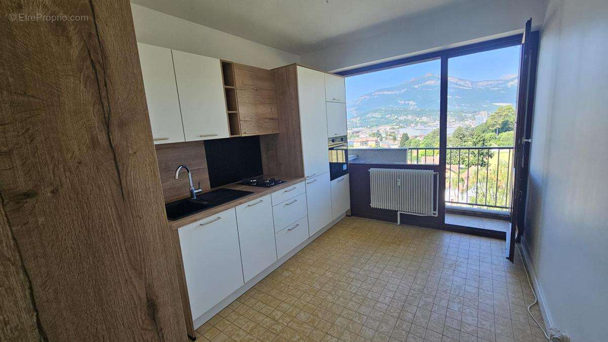 Appartement 75 m² à Jacob-Bellecombette  - photo 3