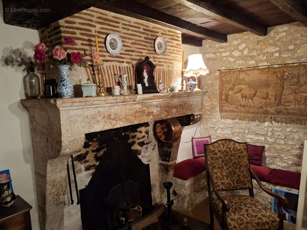 Maison à RAZAC-DE-SAUSSIGNAC