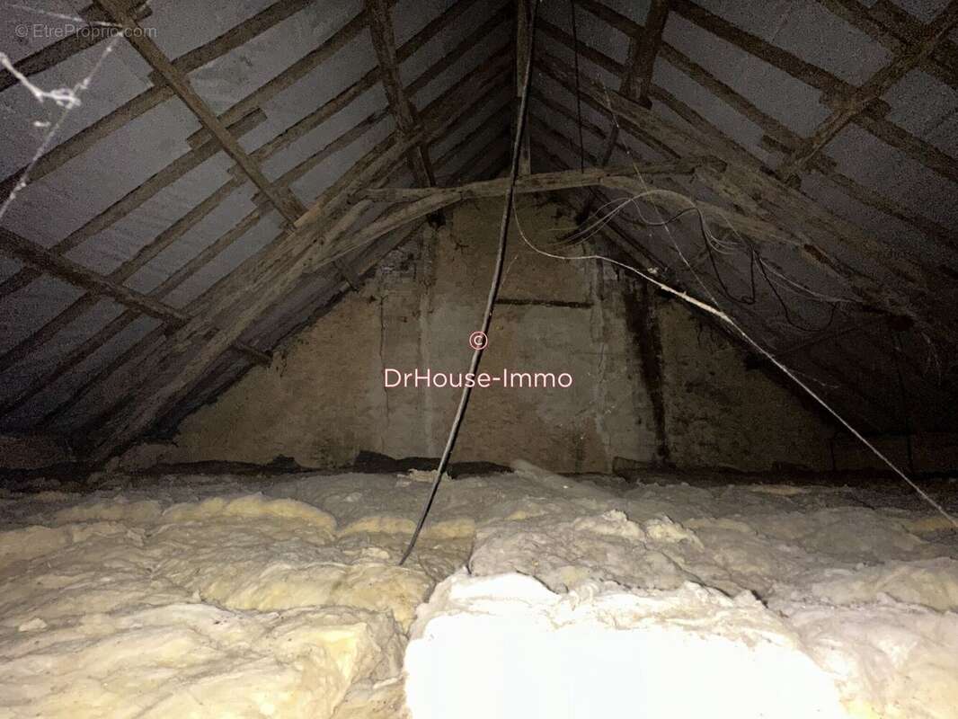 Maison à SAINT-COSME-EN-VAIRAIS