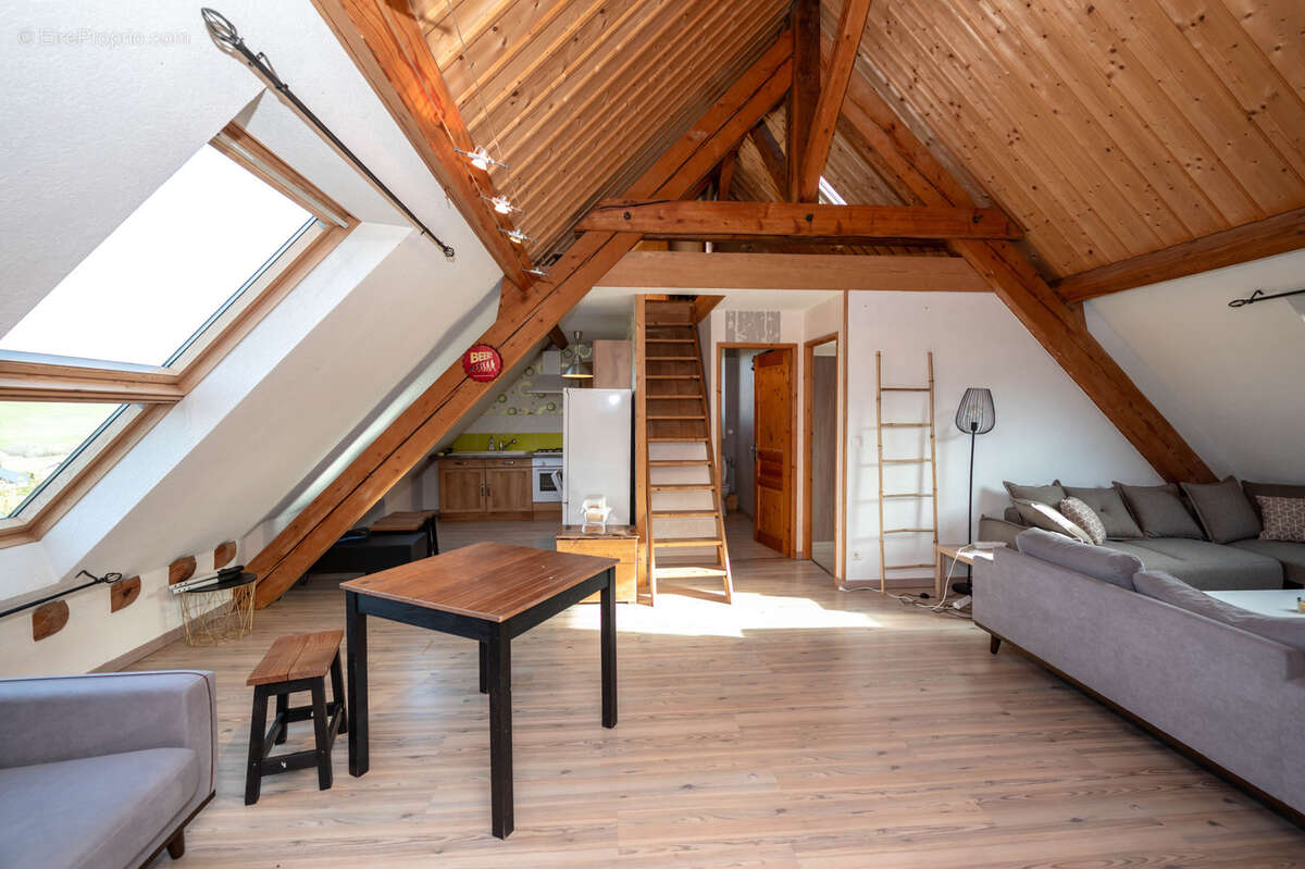 Appartement à LONGEVILLES-MONT-D&#039;OR