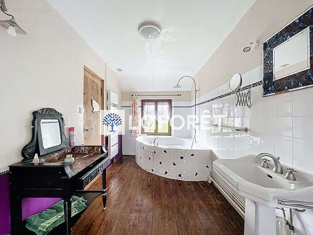 Maison à SAINT-MARTIN-DE-BOSCHERVILLE