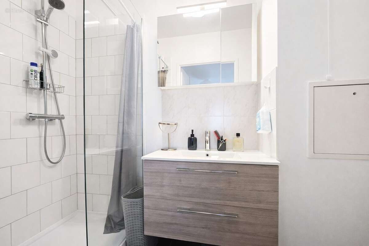 Appartement à CHARENTON-LE-PONT