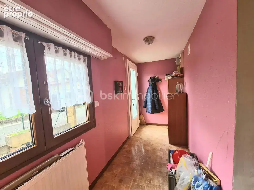  Maison jumelée à rénover – Beau potentiel – À 20 min de la frontière suisse - photo 3