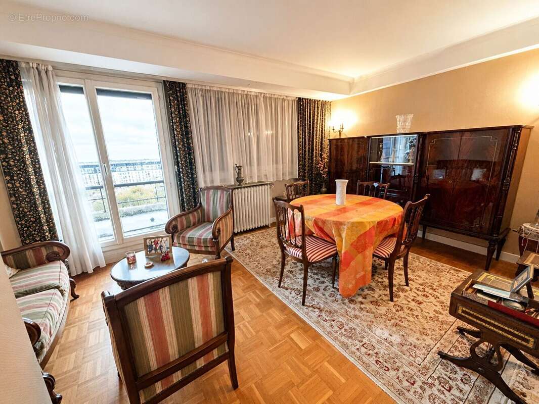 Appartement à MONTROUGE
