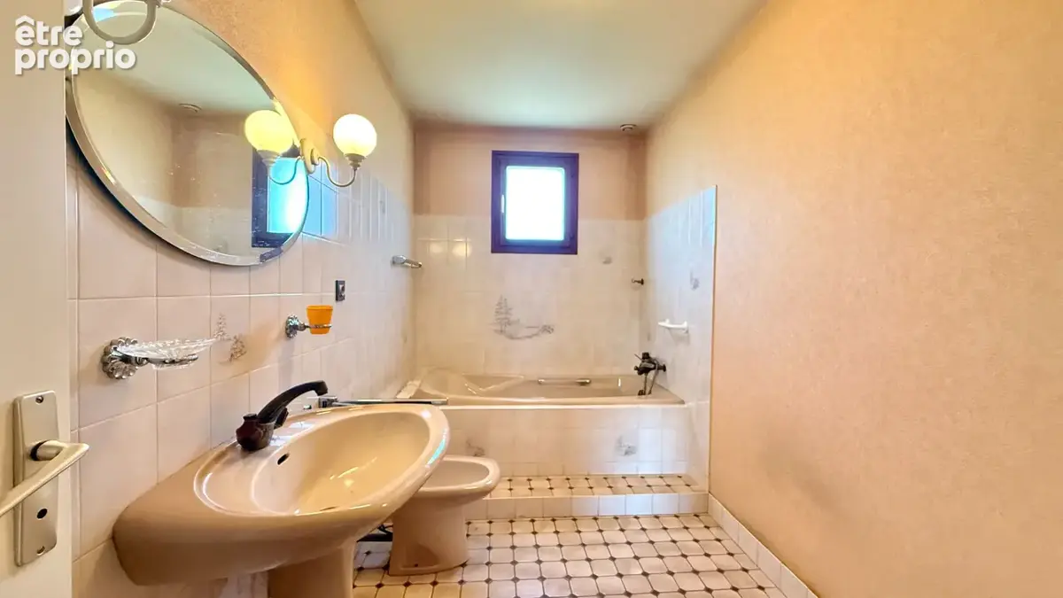 Maison T4 de 92 m² avec sous-sol complet  Proche centre de Craponne - photo 6