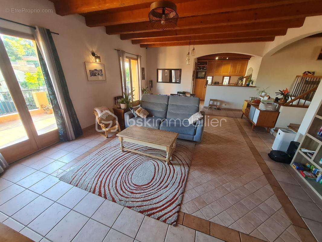 Entre cannes et antibes – maison 5 pièces de 114 m² – 80 m² d’annexes – piscine - photo 7