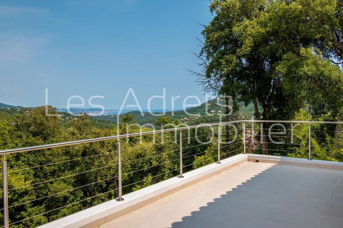 Maison récente aux beaux volumes avec vue mer - photo 9