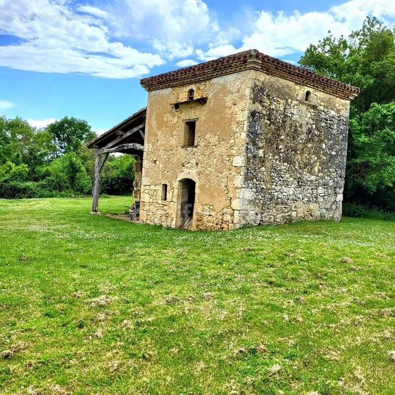 Maison à SAINT-CLAR