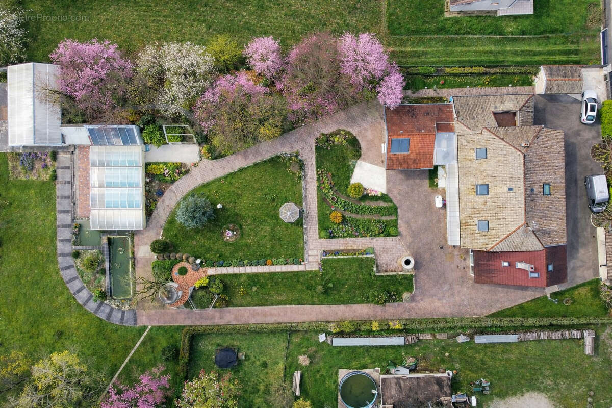 Propriété de caractère avec dépendances et parc - Bien rare - photo 11