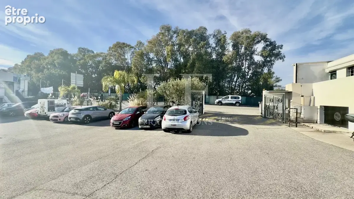 L’ESPACE LAPORTE — Centre commercial stratégique à Antibes - photo 5