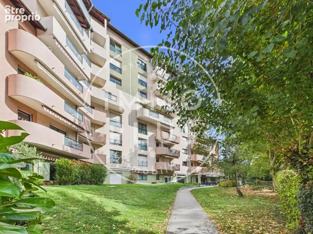 Vente - Appartement - 2 pièces + cuisine - 53,28 m² - 162 750 € - photo 1