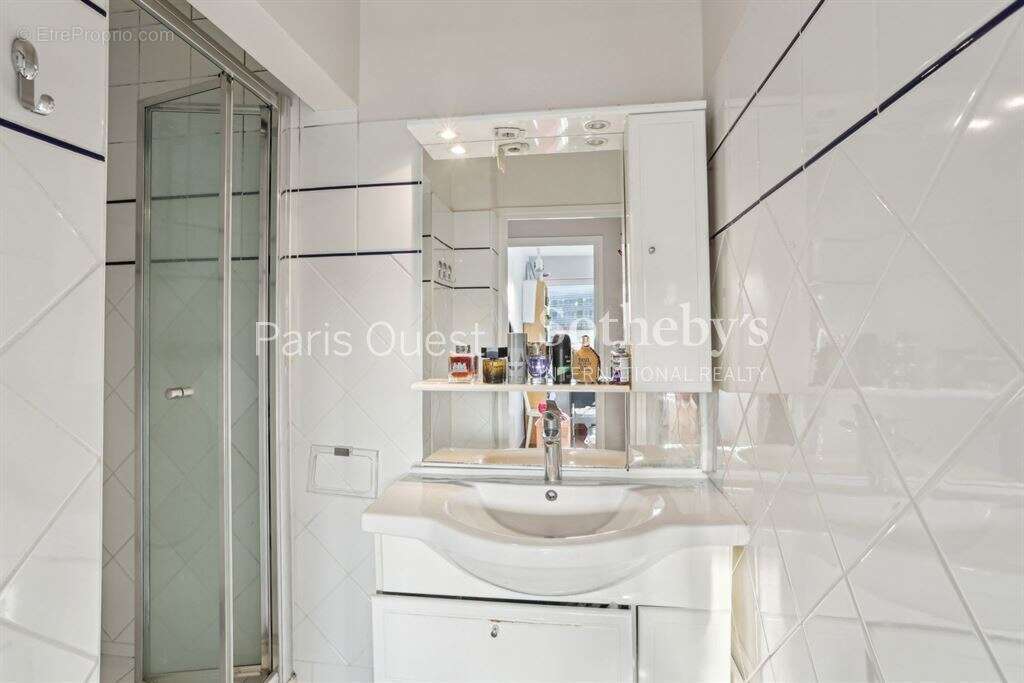 Appartement à NEUILLY-SUR-SEINE