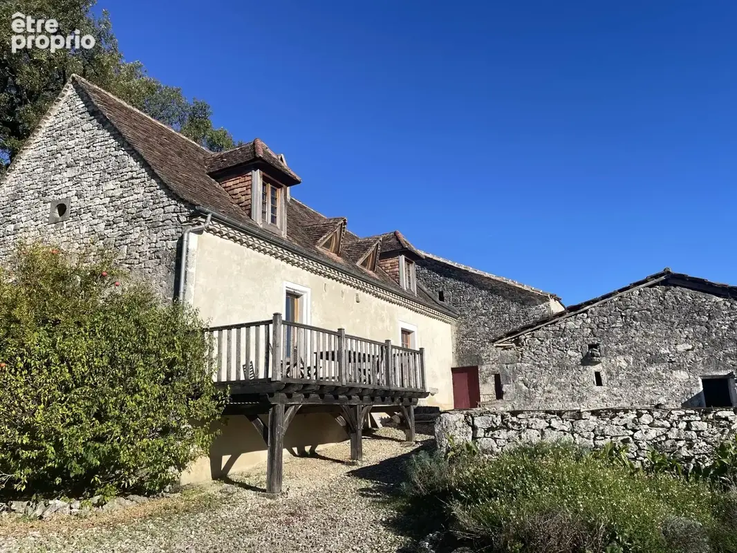 Trois maisons situées dans un endroit paisible proche d'une belle ville bastide - photo 18