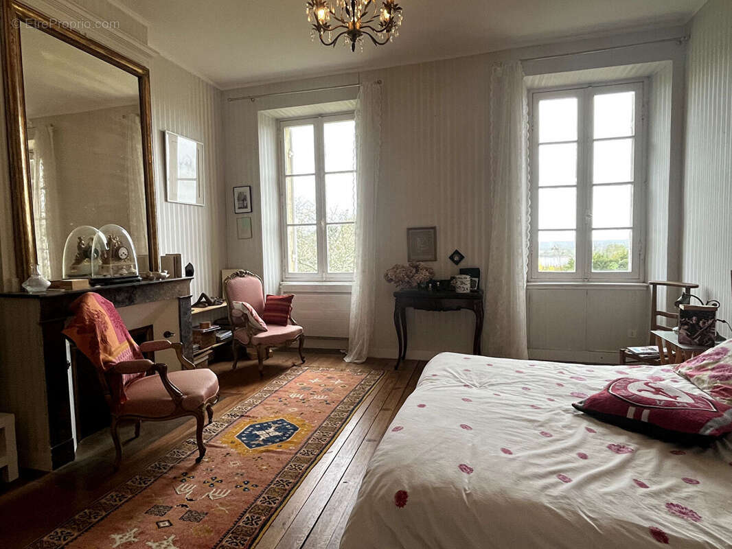 Maison à BAYON-SUR-GIRONDE